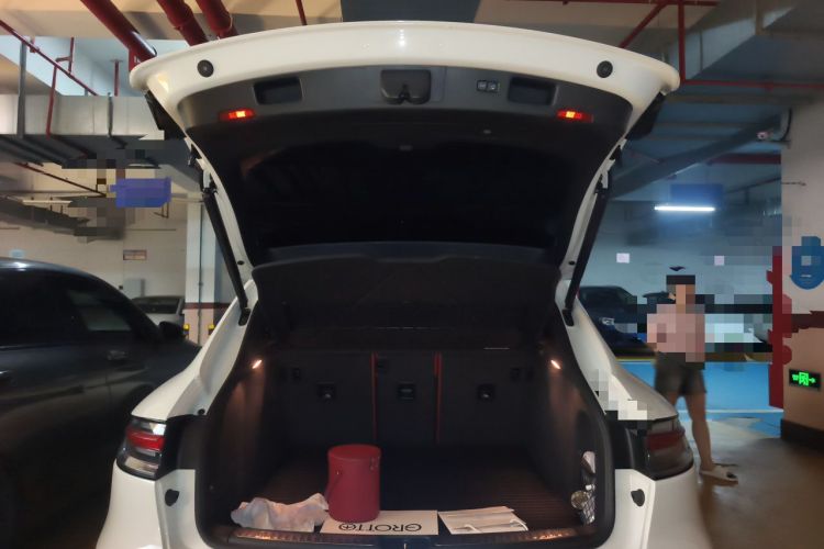 Used Porsche Macan 2020 Macan 2.0T Trunk