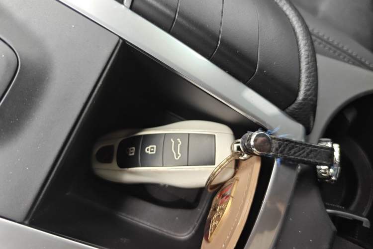 Used Porsche Macan 2020 Macan 2.0T Vehicle Key
