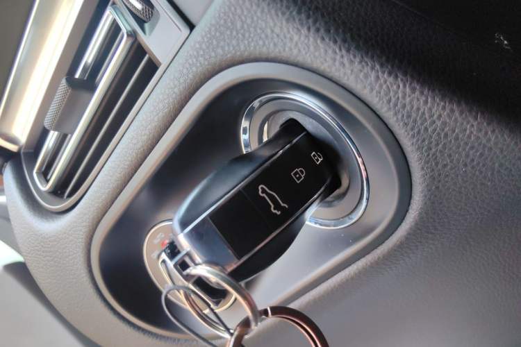 Used Porsche Macan 2020 Macan 2.0T Vehicle Key