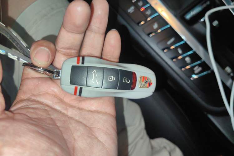 Used Porsche Macan 2020 Macan 2.0T Vehicle Key