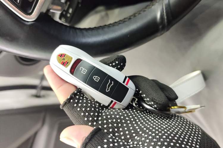 Used Porsche Macan 2020 Macan 2.0T Vehicle Key