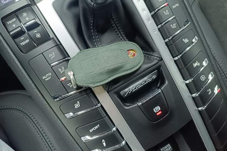 Used Porsche Macan 2020 Macan 2.0T Vehicle Key