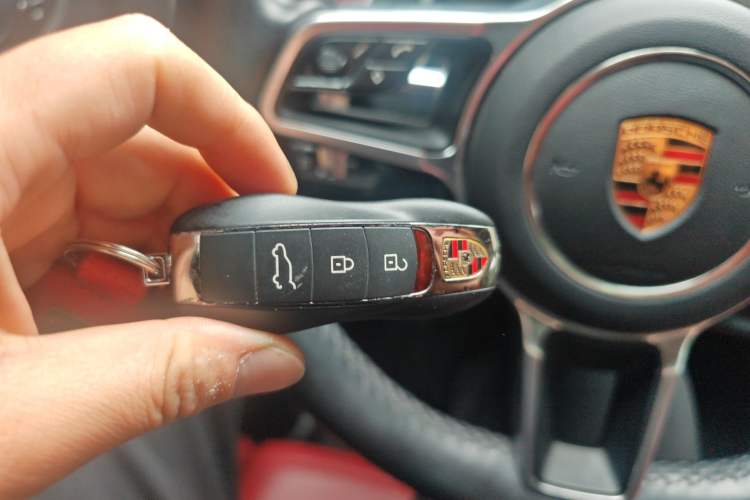 Used Porsche Macan 2020 Macan S 3.0T Vehicle Key