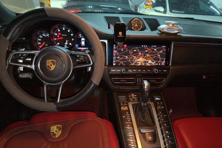Used Porsche Macan 2021 Macan 2.0T Center Console