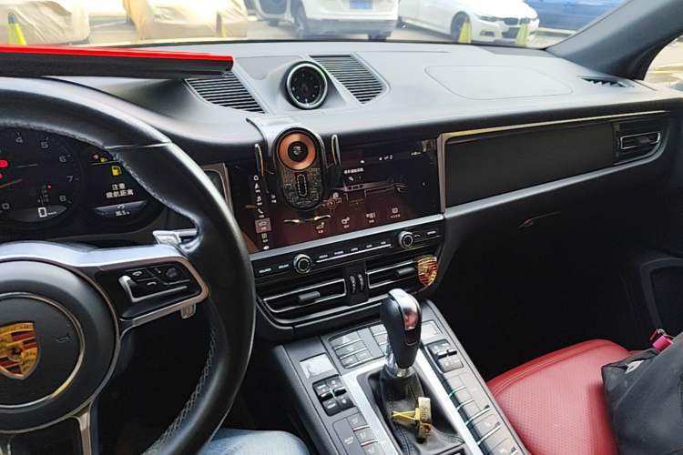 Used Porsche Macan 2021 Macan 2.0T Center Console