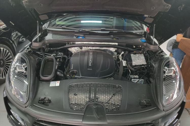 Used Porsche Macan 2021 Macan 2.0T Engine Bay