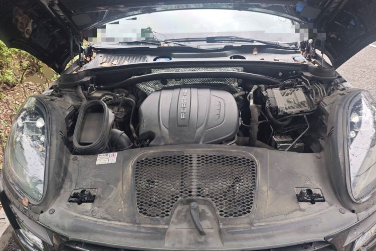 Used Porsche Macan 2021 Macan 2.0T Engine Bay