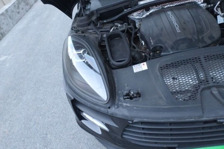 Used Porsche Macan 2021 Macan 2.0T Engine Bay Right