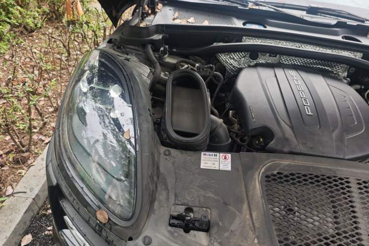 Used Porsche Macan 2021 Macan 2.0T Engine Bay Right