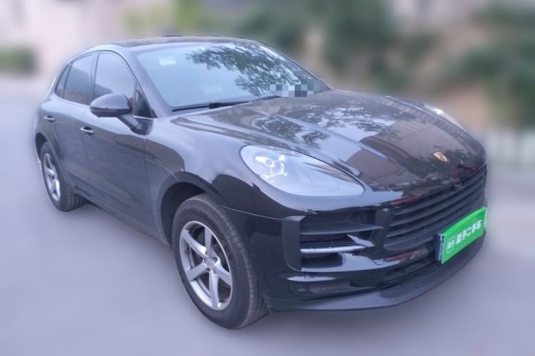 Used Porsche Macan 2021 Macan 2.0T Front Right 45 Deg
