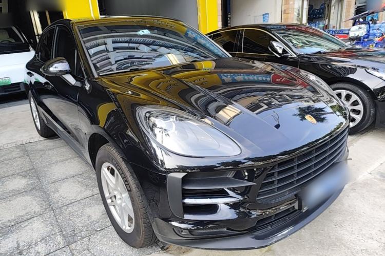 Used Porsche Macan 2021 Macan 2.0T Front Right 45 Deg