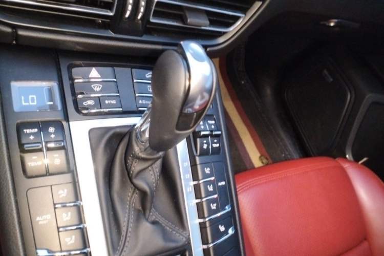 Used Porsche Macan 2021 Macan 2.0T Gear Lever