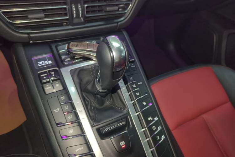 Used Porsche Macan 2021 Macan 2.0T Gear Lever