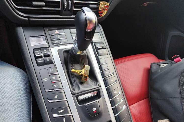 Used Porsche Macan 2021 Macan 2.0T Gear Lever
