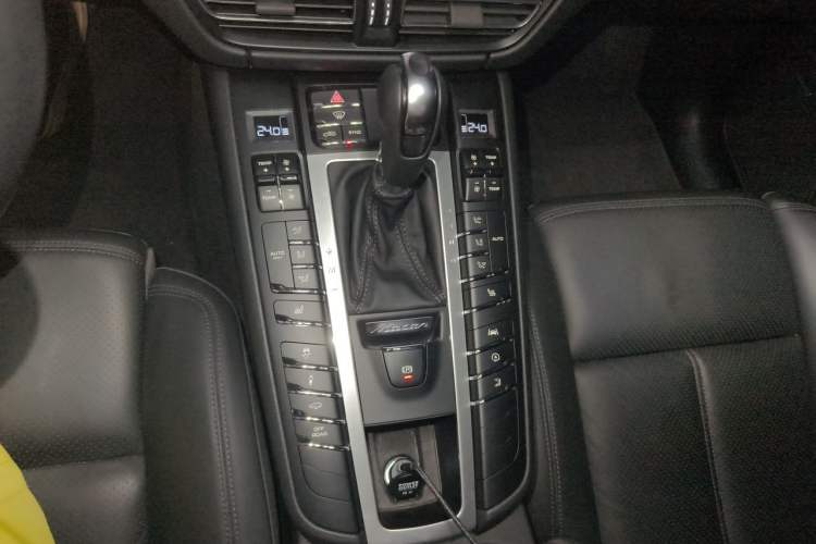 Used Porsche Macan 2021 Macan S 3.0T Gear Lever