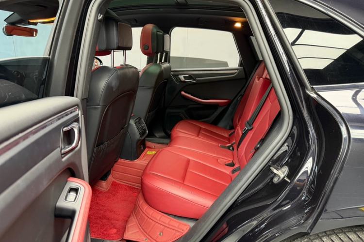 Used Porsche Macan 2021 Macan 2.0T Interior 3