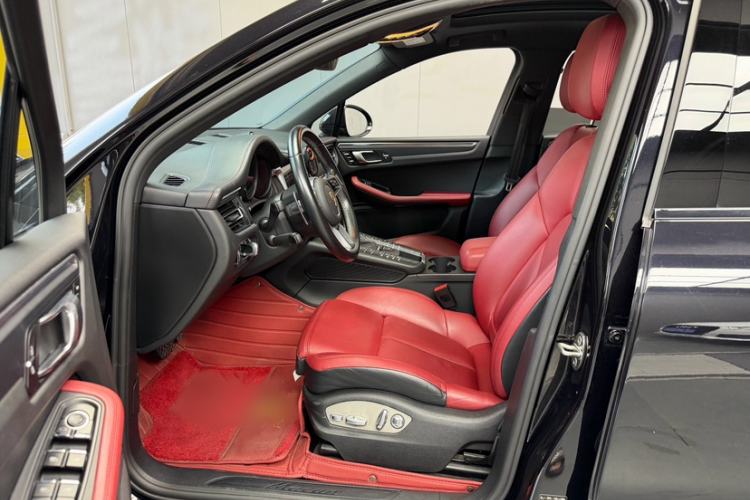 Used Porsche Macan 2021 Macan 2.0T Interior 5