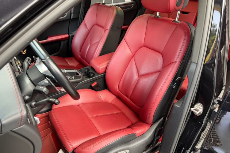 Used Porsche Macan 2021 Macan 2.0T Interior 6