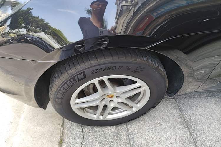 Used Porsche Macan 2021 Macan 2.0T Left Front Wheel Hub