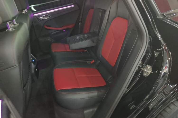 Used Porsche Macan 2021 Macan 2.0T Left Rear Seat