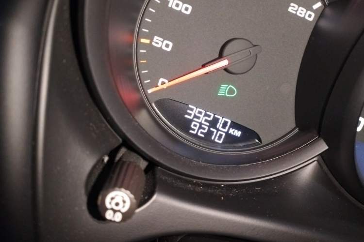 Used Porsche Macan 2021 Macan 2.0T Odometer Close Up