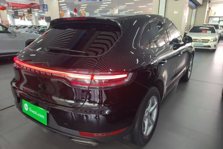 Used Porsche Macan 2021 Macan 2.0T Rear Right 45 Deg