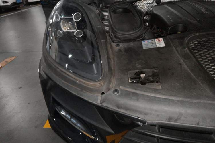 Used Porsche Macan 2021 Macan 2.0T Right Front Headlight