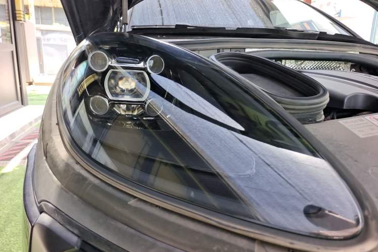 Used Porsche Macan 2021 Macan 2.0T Right Front Headlight