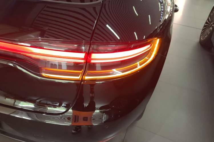 Used Porsche Macan 2021 Macan 2.0T Right Rear Taillight