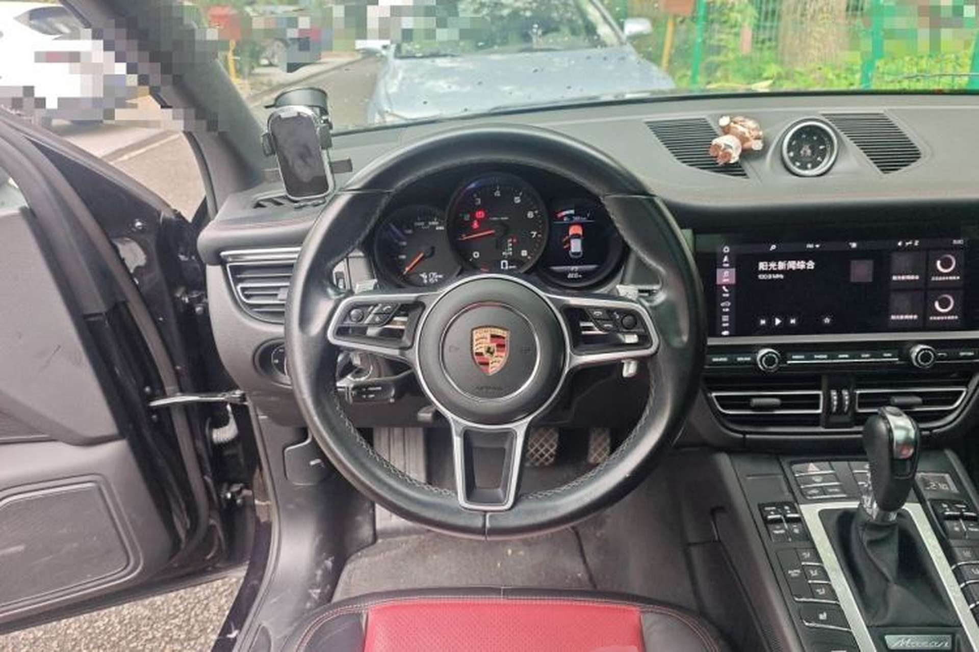Used Porsche Macan 2021 Macan 2.0T Steering Wheel