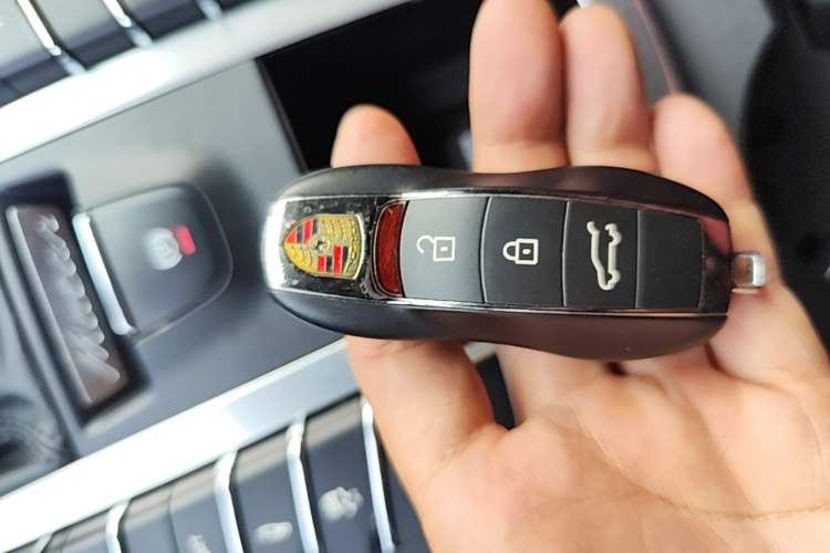 Used Porsche Macan 2021 Macan 2.0T Vehicle Key