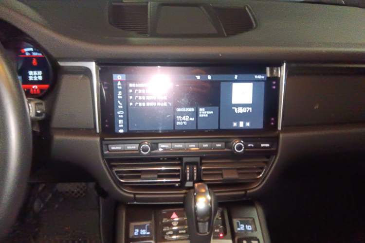 Used Porsche Macan 2021 Macan 2.0T Audio And AC Panel