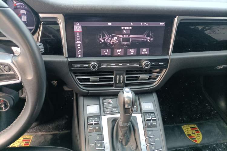 Used Porsche Macan 2021 Macan S 3.0T Audio And AC Panel