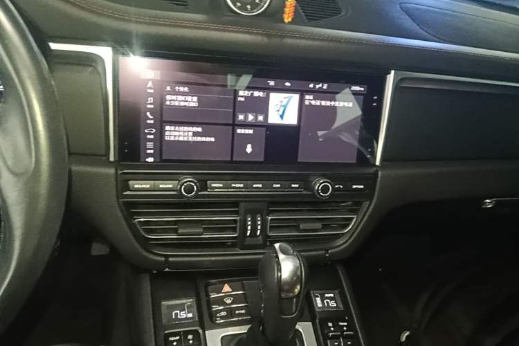 Used Porsche Macan 2021 Macan 2.0T Audio And AC Panel