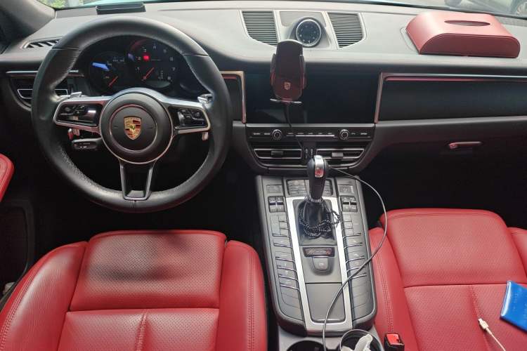 Used Porsche Macan 2021 Macan 2.0T Center Console