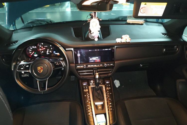 Used Porsche Macan 2021 Macan 2.0T Center Console