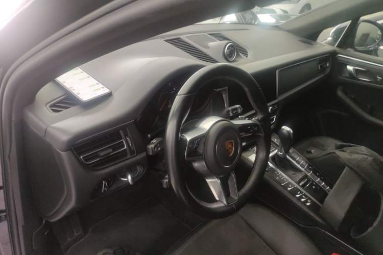 Used Porsche Macan 2021 Macan 2.0T Center Console