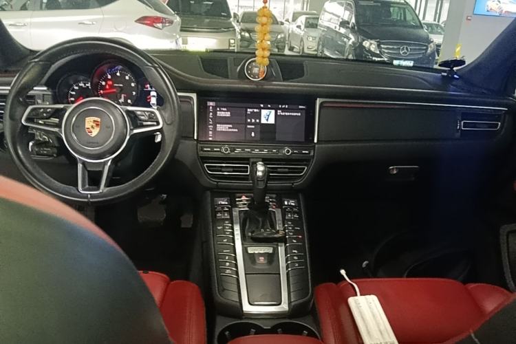 Used Porsche Macan 2021 Macan 2.0T Center Console