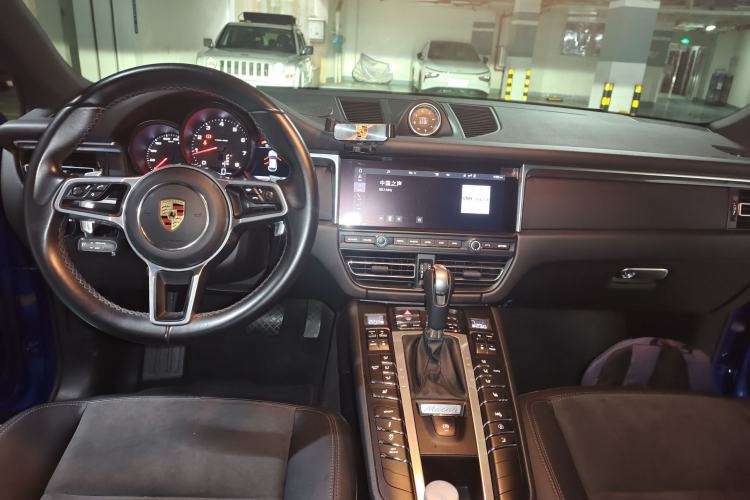 Used Porsche Macan 2021 Macan 2.0T Center Console
