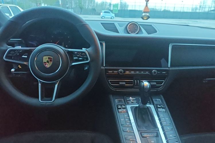Used Porsche Macan 2021 Macan 2.0T Center Console