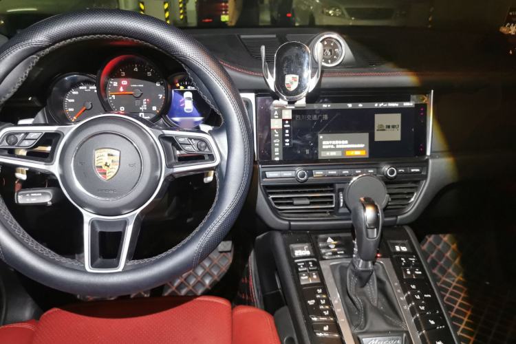 Used Porsche Macan 2021 Macan 2.0T Center Console