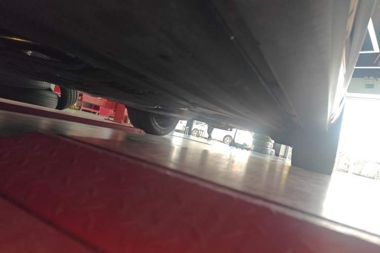 Used Porsche Macan 2021 Macan 2.0T Chassis Front Left