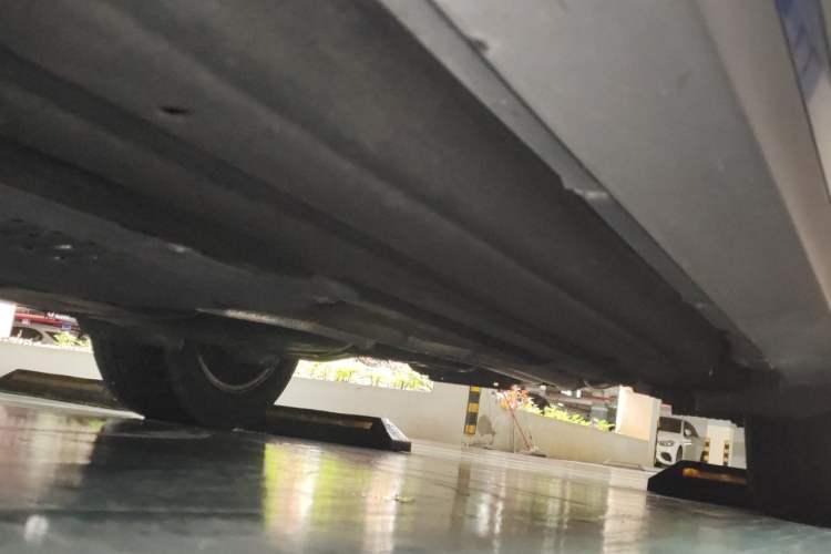 Used Porsche Macan 2021 Macan 2.0T Chassis Front Left