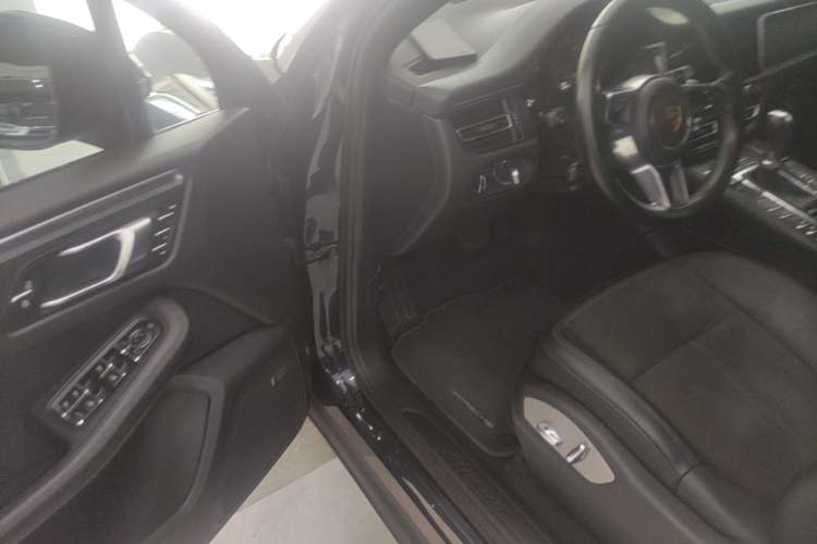 Used Porsche Macan 2021 Macan 2.0T Driver Seat