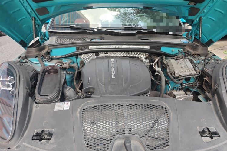 Used Porsche Macan 2021 Macan 2.0T Engine Bay