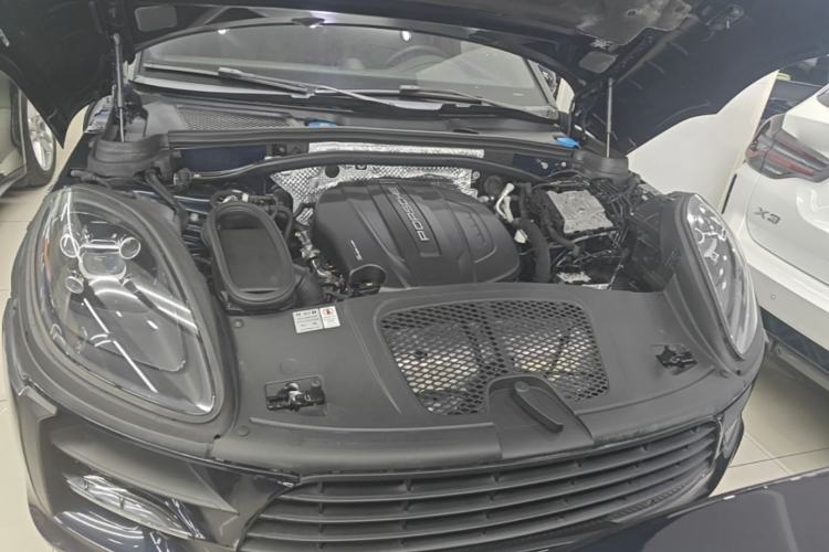 Used Porsche Macan 2021 Macan 2.0T Engine Bay