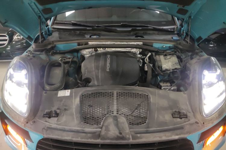 Used Porsche Macan 2021 Macan 2.0T Engine Bay
