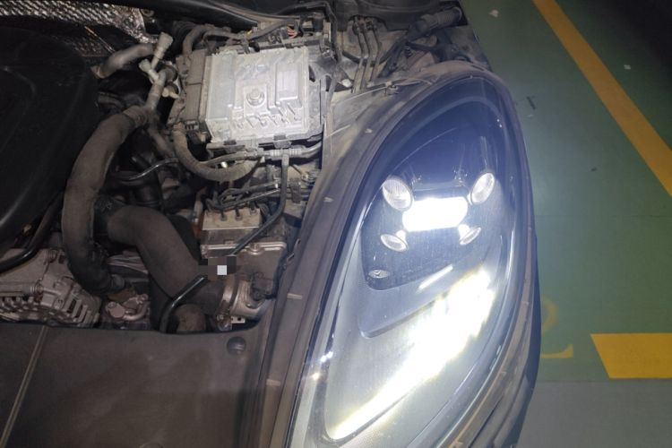Used Porsche Macan 2021 Macan 2.0T Engine Bay Left