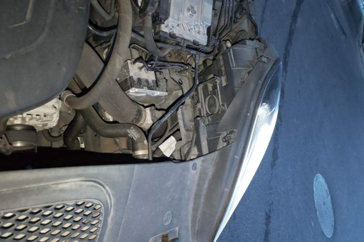 Used Porsche Macan 2021 Macan 2.0T Engine Bay Left