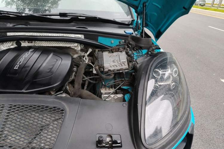 Used Porsche Macan 2021 Macan 2.0T Engine Bay Left